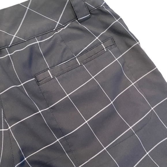 Nike Black Checkered Dri-Fit Golf Shorts 0 - Picture 6 of 10